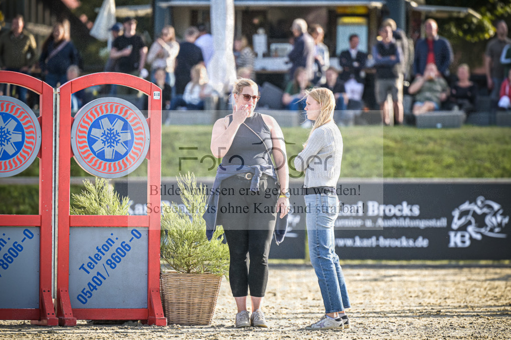 DOS_1722 | Entdecke hochwertige Reitturnierfotos von Foto Oger. Professionell, emotional und authentisch – jetzt Lieblingsmomente im Shop bestellen.Deutschlandweite Turnierfotografie. - Realisiert mit Pictrs.com
