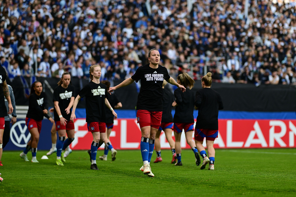 Fußball I Frauen I Saison 2024-2025 I DFB-Pokal I Halbfinale I Hamburger SV - SV Werder Bremen | Der Sportfotograf. - Realisiert mit Pictrs.com