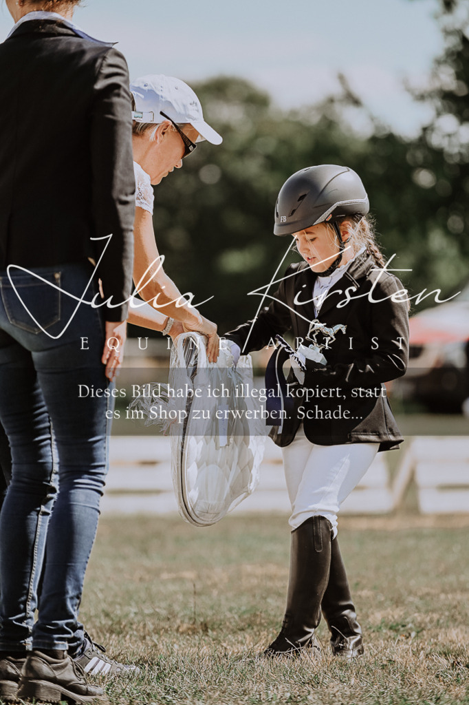 DSC_7851 | Pferde- und Turnierfotografie in Westsachsen. Pferdeportraits, Auftragszeichnungen und intuitive Kunst.