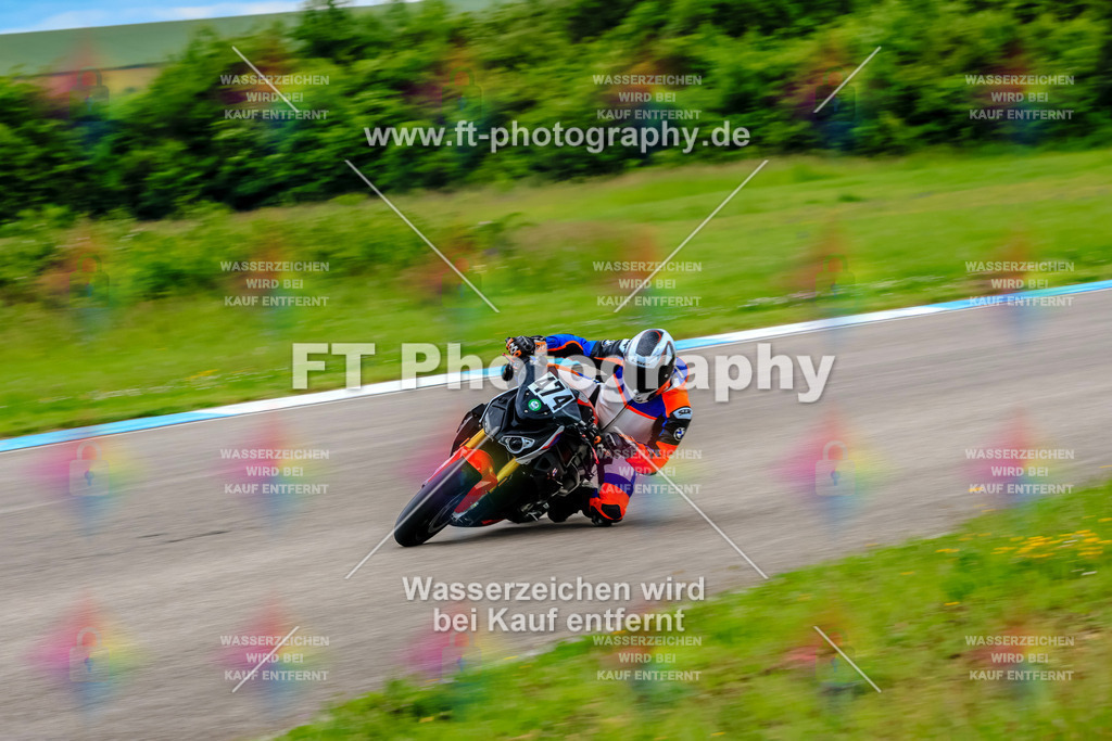 MotoTeam-3567 | Hier findet Ihr Bilder von Touristenfahrten auf der Nürburgring Nordschleife oder von anderen Veranstaltungen die ich besucht habe. Viel Spass beim Durch Schauen 