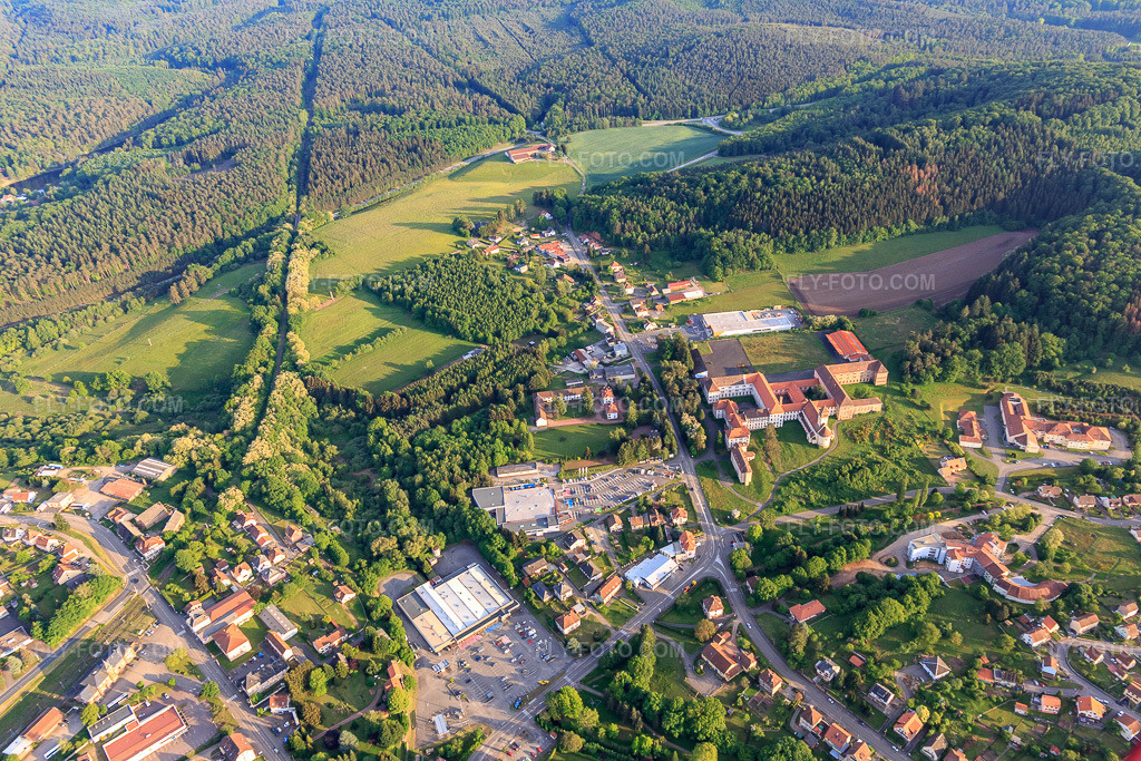 Aerial view: Lycée-Colège St. Augustin from the north in Bitsch in the state Moselle, France. – Photo: IMG_107244.jpg taken on 05/18/2018 by Werner Riehm/FLY-FOTO.com – Resolution of the original: 5125 x 3417 px