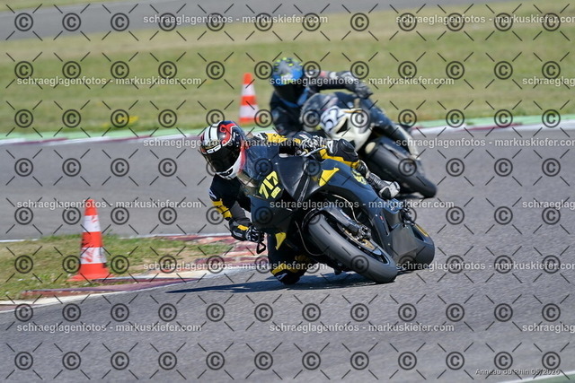 26BT01-1705 | 717 - Realisiert mit Pictrs.com