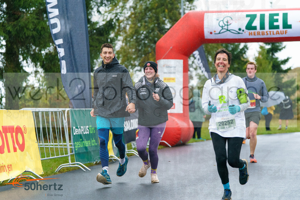 50Hertz-Zielbilder Herbstlauf | Rennsteig-Herbstlauf am 5. Oktober 2025 - Neuhaus/Rwg. nach Masserberg
