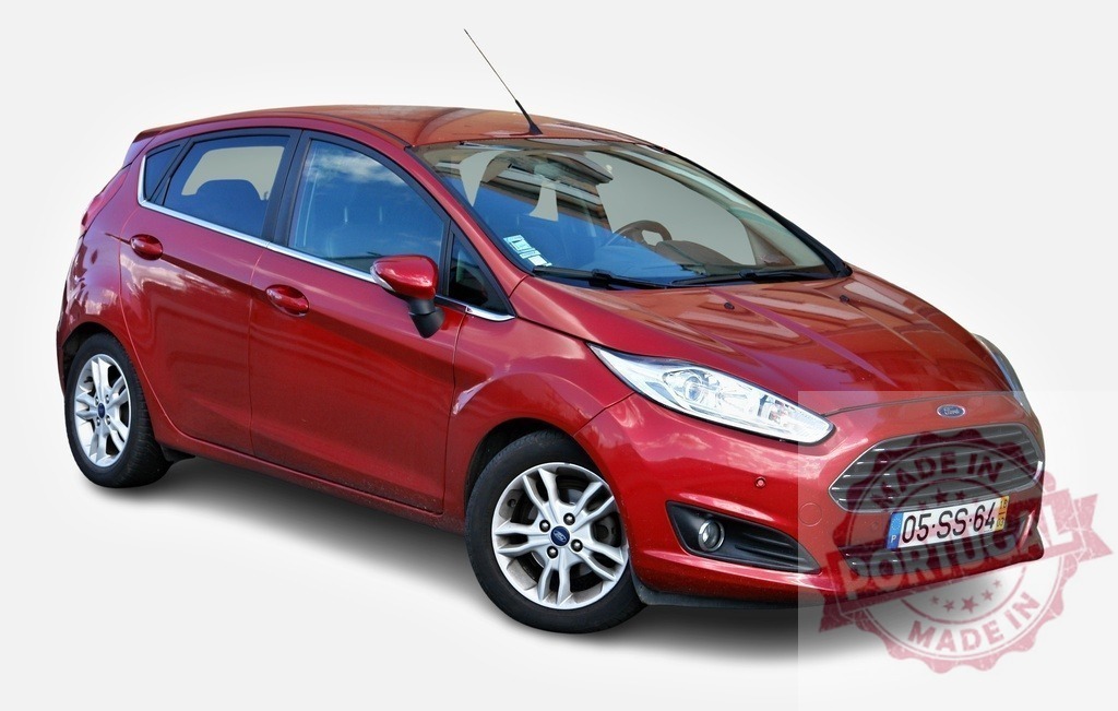 Red Ford Fiesta parked on a white background | Shiny red Ford Fiesta isolated on white background - Realisiert mit Pictrs.com