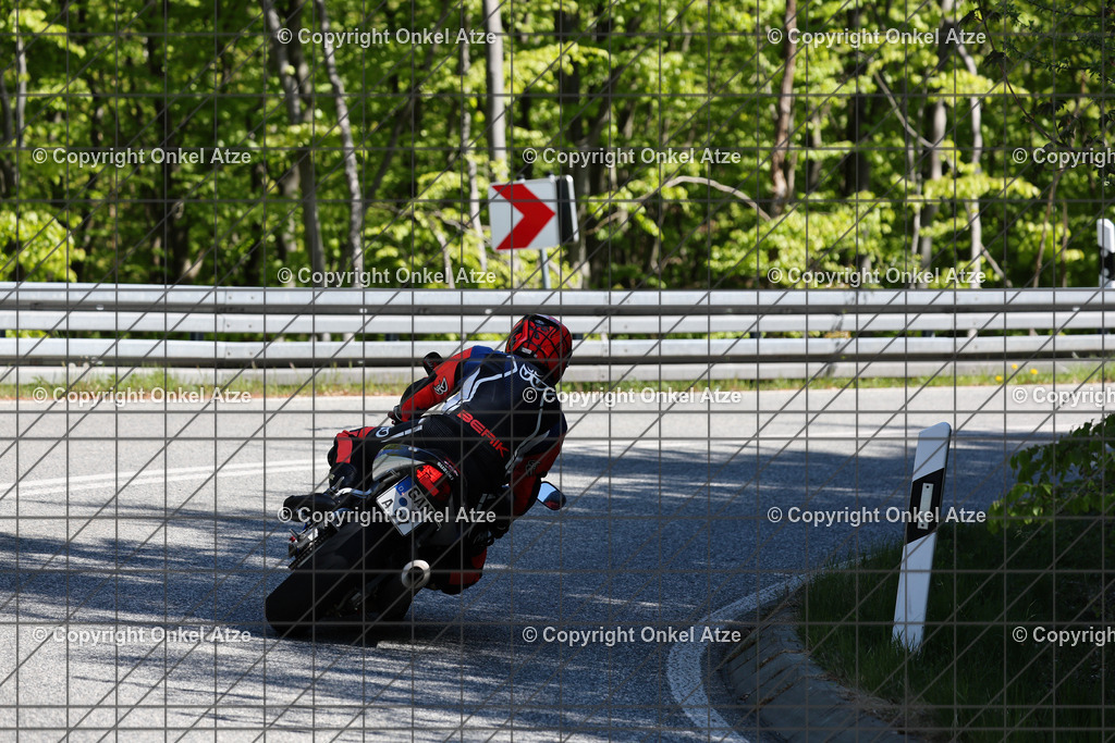 IMG_8525 | Fotograf am Kyffhäuser. Onkel Atze. Kyffhäuser Rennstrecke. Café36. Motorsportfotografie. - Realisiert mit Pictrs.com