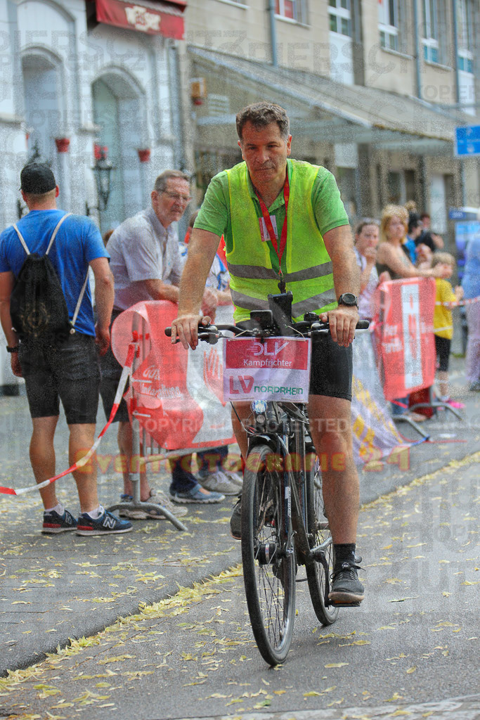 220625_1635_EX1_4725 | Sportfotografie im Rhein-Sieg Kreis, Köln, Bonn, NRW, Rheinland Pfalz, Hessen, etc. Unser Tätigkeitsfeld umfasst den Laufsport vom Volkslauf über den Marathon, Duathlon, Triathon bis zum Ultralauf wie Kölnpfad Ultra oder Schindertrail.