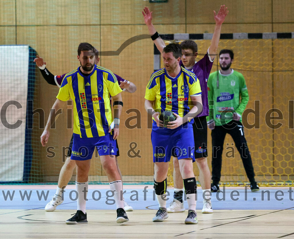 2023-03-11_014_SpVgg_Altenerding_gegen_SSG_Metten | Erding, Deutschland, 11.03.2023:
Handball, Bezirksoberliga Männer 2022 / 2023, 17. Spieltag, SpVgg Altenerding gegen SSG Metten, Endergebnis: 26:22

Jakub Rezabek (SSG Metten, #9), Sebastian Klima (SSG Metten, #93)

Foto: Christian Riedel / fotografie-riedel.net