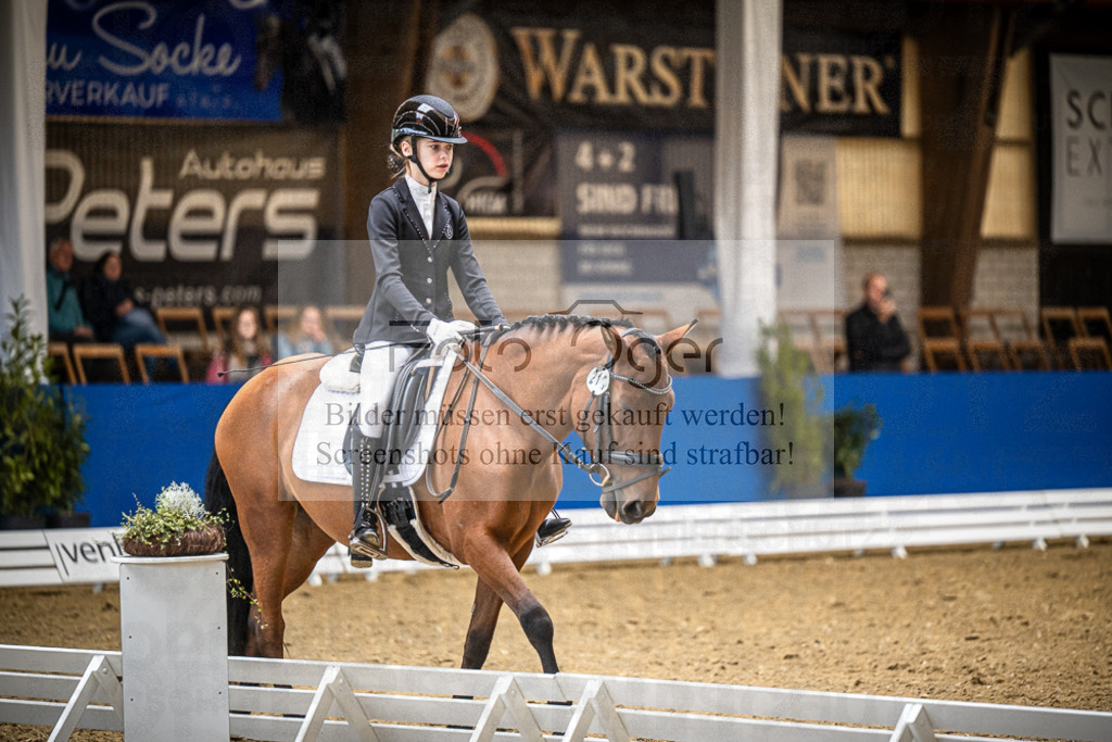 DOS_0852 | Entdecke hochwertige Reitturnierfotos von Foto Oger. Professionell, emotional und authentisch – jetzt Lieblingsmomente im Shop bestellen.Deutschlandweite Turnierfotografie. - Realisiert mit Pictrs.com