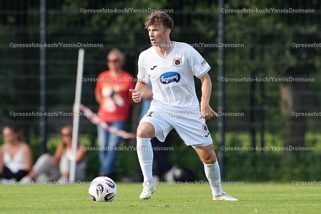 xYDR04072501037 | 04.07.2025, xydrx, Fußball, FC Viktoria Köln - SC Wiedenbrück, Testspiel, Trainingsplatz Pohlstadtsweg: Lucas Wolf (Viktoria Köln #21)