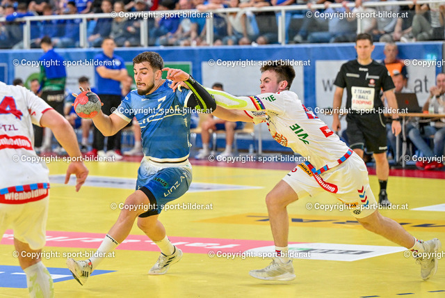 AUT, HLA, HC Linz AG vs Fivers WAT Margareten | 21.05.2024, Sporthauptschule Linz-Kleinmuenchen, AUT, HLA, HC Linz AG vs Fivers WAT Margareten, im Bild Mislav Grgic (Linz) vs Thomas Sturz (WAT Fivers)


// HLA, Handball Liga Austria Match between HC Linz AG vs Fivers WAT Margareten in Linz, Austria on 2024/05/21