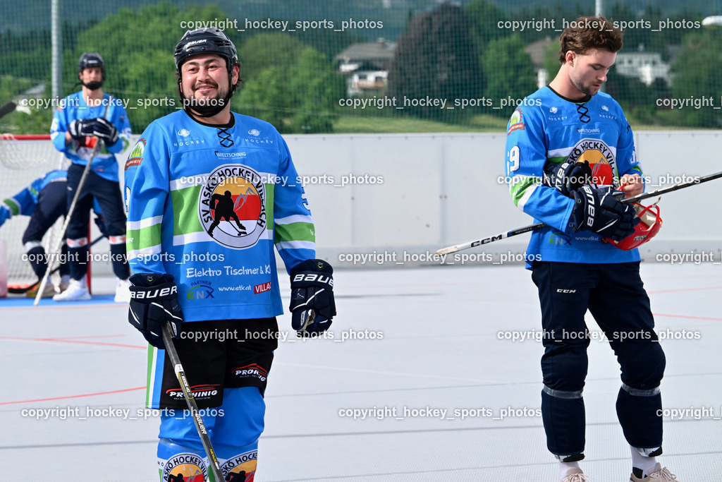 SV ASKÖ Ballhockey Villach vs. Ultras Spittal | #93 Kersche Jürgen SV ASKÖ Ballhockey, #69 Feldbaumer Manuel SV ASKÖ Ballhockey, SV ASKÖ Ballhockey Villach vs. Ultras Spittal, SV ASKÖ Ballhockey Villach vs. Ultras Spittal am 10.05.2026 in Villach (Alpen Arena ), Austria, (Photo by Bernd Stefan)