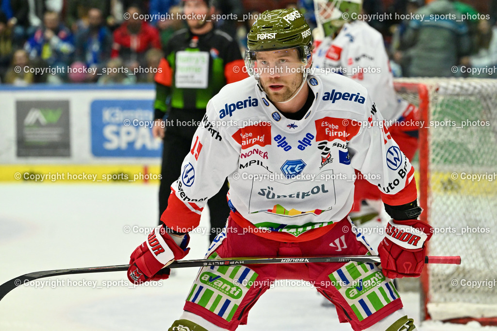 EC VSV vs. HC Bozen 16.2.2024 | #19 McClure Brad, EC VSV vs. HC Bozen 16.2.2024, EC VSV vs. HC Bozen 16.2.2024 am 16.02.2024 in Villach (Stadthalle Villach), Austria, (Photo by Bernd Stefan)