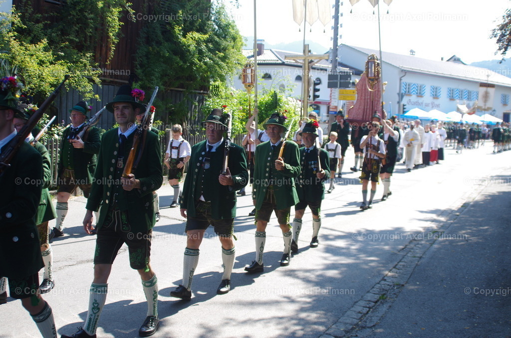 IMGP4144 | fotografiert von Axel PollmannLeonhardi Wallfahrt Benediktbeuern und Murnau, Fronleichnam, Fasching, Landschaft im Loisachtal und Benediktbeuern  - Realisiert mit Pictrs.com