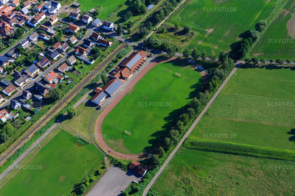 Luftbild: Wiesentalhalle in Steinfeld im Bundesland Rheinland-Pfalz in Deutschland. Foto: IMG_092551.jpg vom 01.08.2016 durch Werner Riehm/FLY-FOTO.desteinfeld-pfalz.de