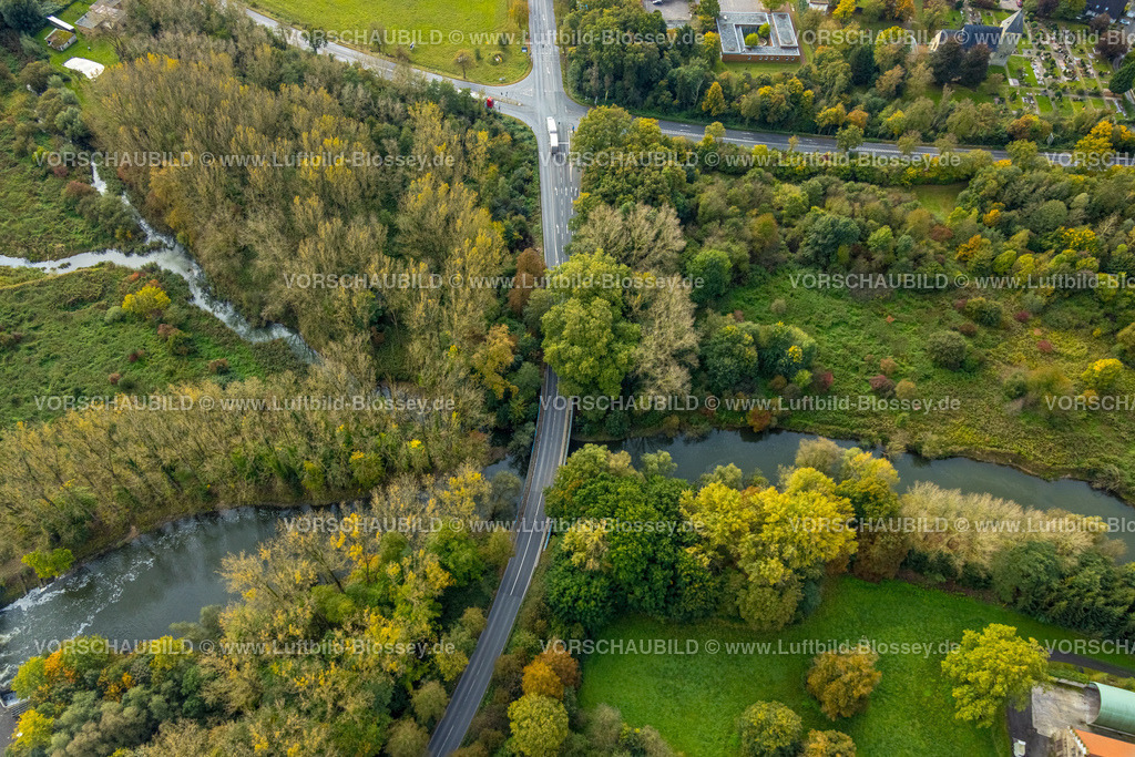 Hamm241015117 | Luftbild, Brücke Zollstraße über den Fluss Lippe, Straßenkreuzung Zollstraße und Lippestraße, herbstliche Bäume, Uentrop, Hamm, Ruhrgebiet, Nordrhein-Westfalen, Deutschland