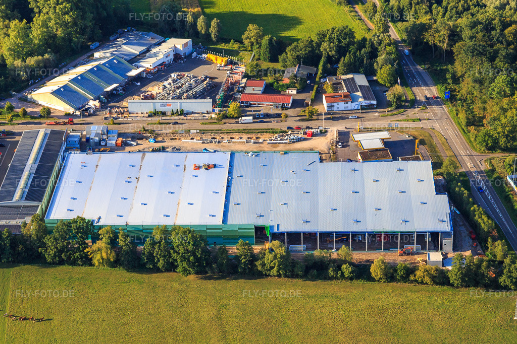 Luftbild: Baustelle zum Bau des neuen Logistikpark der HANSAINVEST und DFI-Real-Estate Kandel nach Abriss des OBI-Markts im Ortsteil Minderslachen in Kandel im Bundesland Rheinland-Pfalz in Deutschland. – Foto: IMG_149495.jpg vom 31.08.2025 durch Werner Riehm/FLY-FOTO.de – Auflösung des Originals: 4900 x 3266 px – Entdecke HANSAINVEST | Kapital-verwaltungs-gesellschaft: Hansainvest – DFI Real Estate - Driving Future Innovation