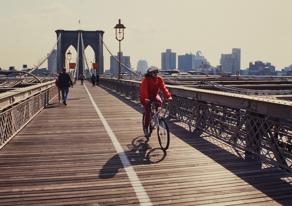 08USA_NYC_Washingtonbridge_Radfahrer_8076 | Beegebilder online. 
BIldarchiv von Beege Fotodesign mit ausgewählten Werken, die sich besonders gut für die Dekoration Ihrer Räume oder Wände eignen. 