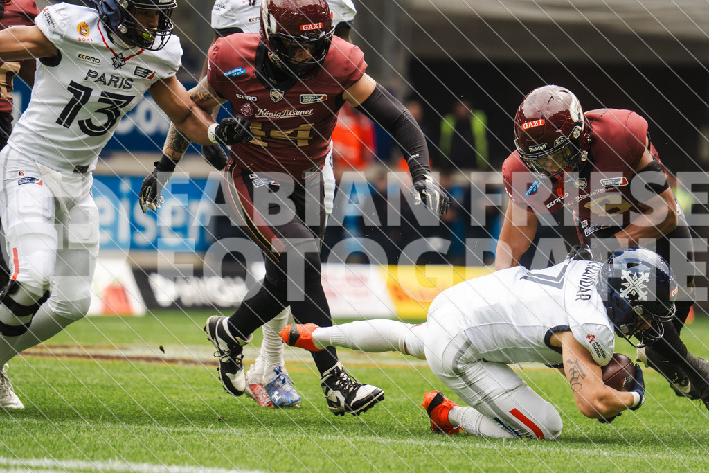 GER Rhein Fire vs. Paris Musketeers, Football, European League of Football, Spieltag 4, Saison 2025, 08.06.2025 | GER Rhein Fire vs. Paris Musketeers, Football, European League of Football, Spieltag 4, Saison 2025, 08.06.2025Foto: Fabian Friese - Realisiert mit Pictrs.com