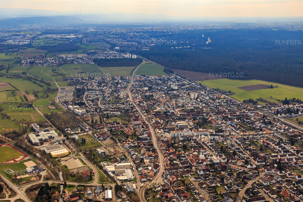 Luftbild: Hauptstr im Ortsteil Blankenloch in Stutensee im Bundesland Baden-Württemberg in Deutschland. Foto: IMG_086347.jpg vom 26.02.2016 durch Werner Riehm/FLY-FOTO.de
