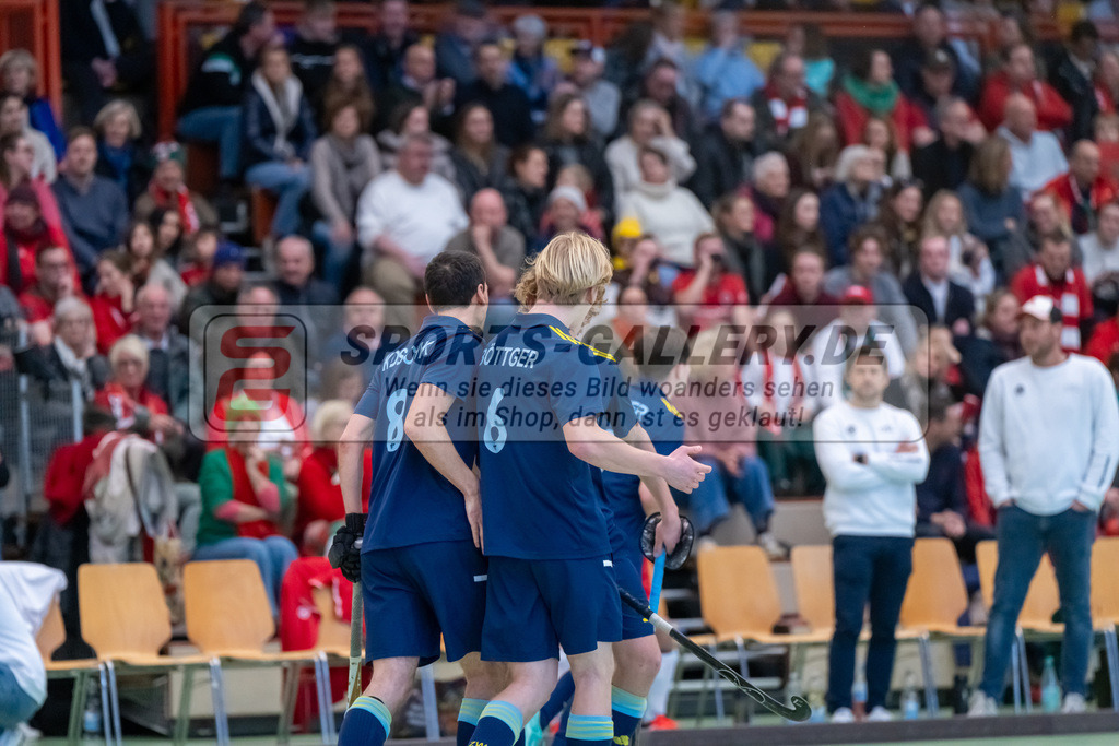 HK_20250118_101791 | 1/4 Finale 1. Bundesliga Halle Herren Crefelder HTC - Zehlendorfer Wespen am 18.1.2025 Halle Glockenspitz, Krefeld , Mika Böttger ( Zehlendorfer Wespen #6 ) , Daniel Koschyk-von Horlacher ( Zehlendorfer Wespen #8 )