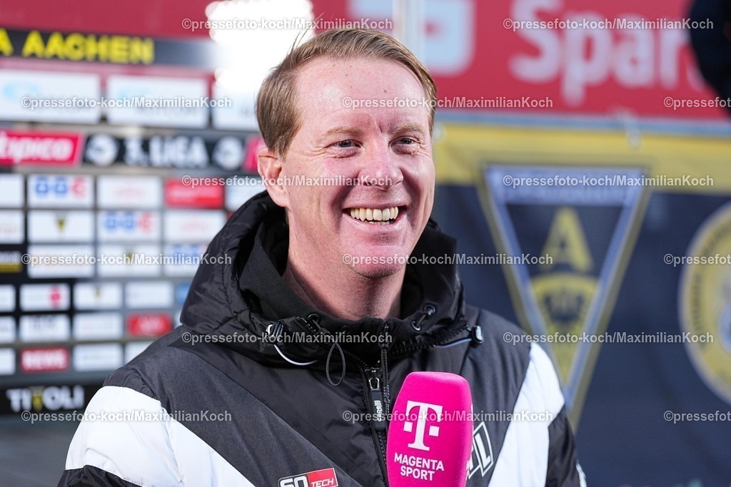 xYDRx17012601005 | 17.01.2026, xydrx, Fußball, 3.Liga, TSV Alemannia Aachen - VfL Osnabrück, Saison 2025 2026, Tivoli: Timo Schultz (Cheftrainer VfL Osnabrück)       DFB regulations prohibit any use of photographs as image sequences and or quasi-video. Photo: xYannisxDreimannxPressefotoKochx