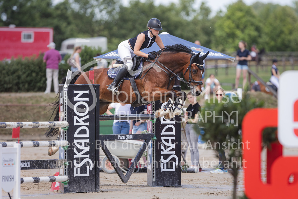 220612_LüPfSpTa_Punkte-L-523 | Lützower Pferdesporttage
Punktespringprüfung Kl.L mit Joker geschlossen
12.06.2022