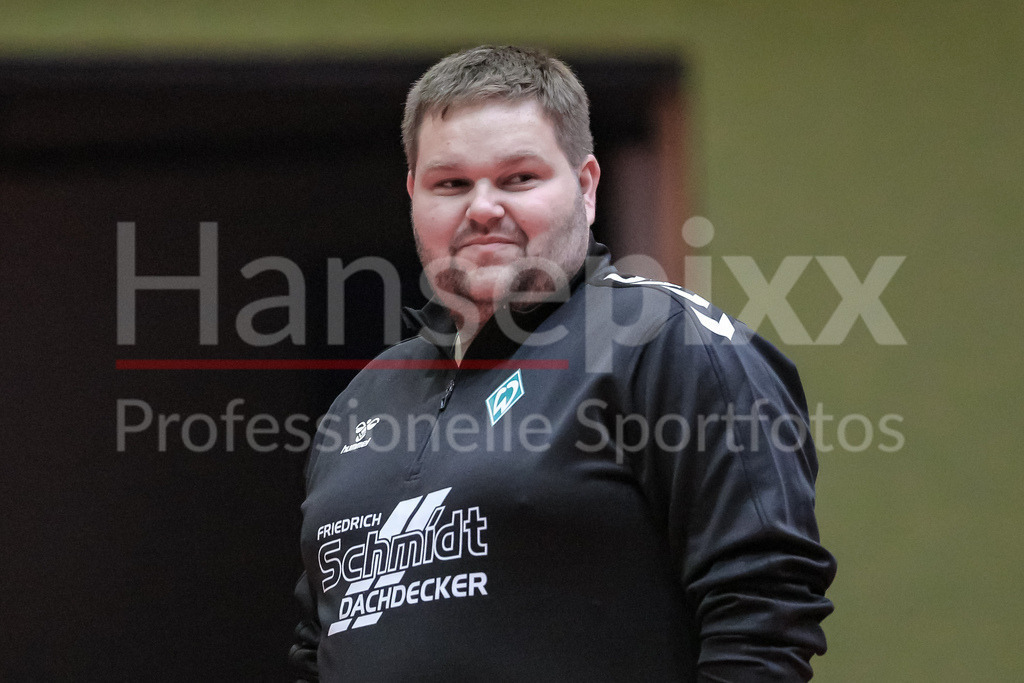Handball, 2. Bundesliga Frauen, Training SV Werder Bremen | v.li.: Timm Dietrich (Trainer, Cheftrainer, SV Werder Bremen) Portrait, Nahaufnahme, Einzelfoto, Einzelbild