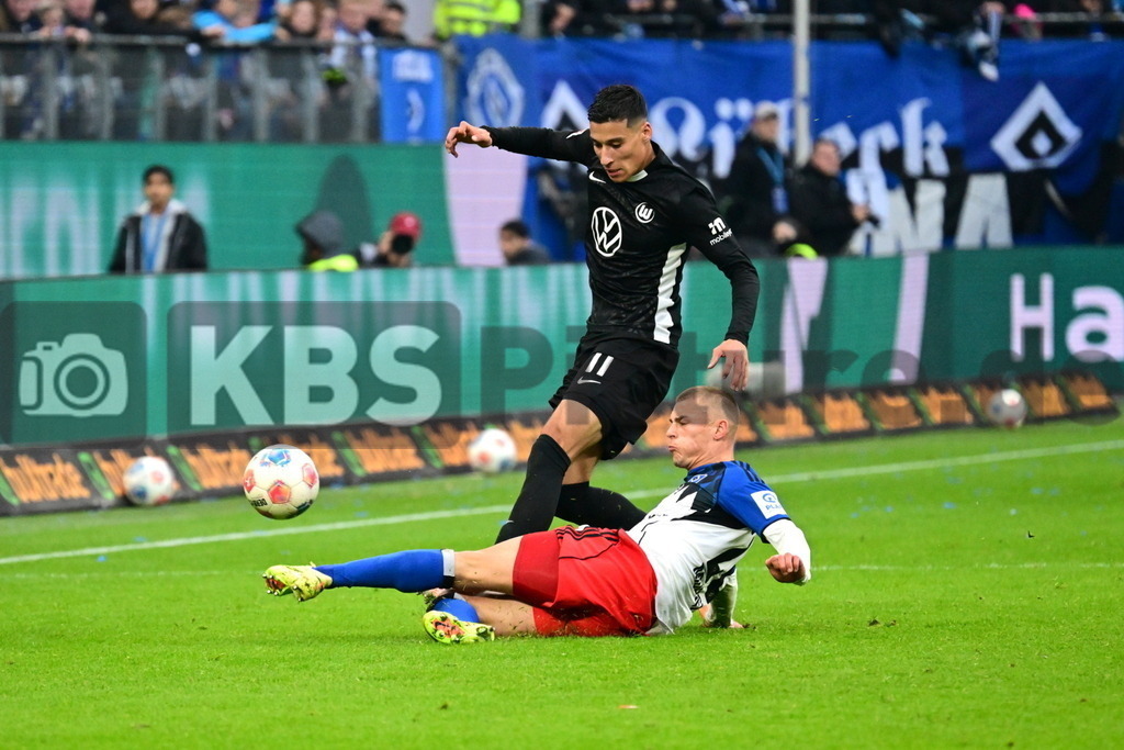 KBS Picture_HSV-Wolfsburg_052 | v.v. Daghim Adam (VfL Wolfsburg) , Muheim Miro (HSV) ,Sportplatz :  Volksparkstadion, - Realisiert mit Pictrs.com