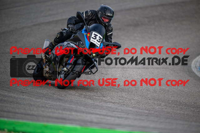 MaZZes_Fotomatrix_20240317_6007705_4801 | Fotograf Mathias Schmid
Sportfotograf,
Eventfotograf,
Hochzeitsfotograf,
Portraitfotograf