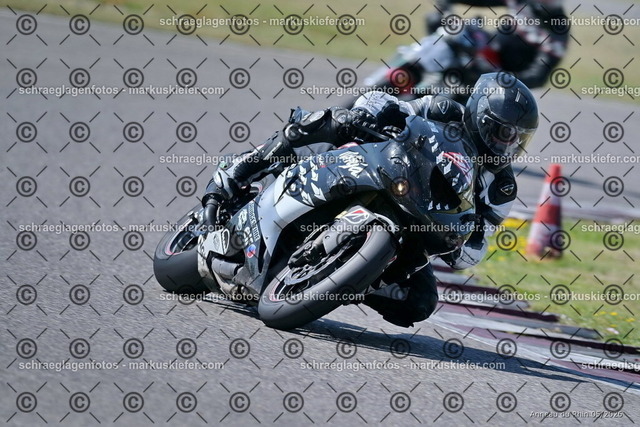 26BT02-0959 | markuskiefer.com - Realisiert mit Pictrs.com