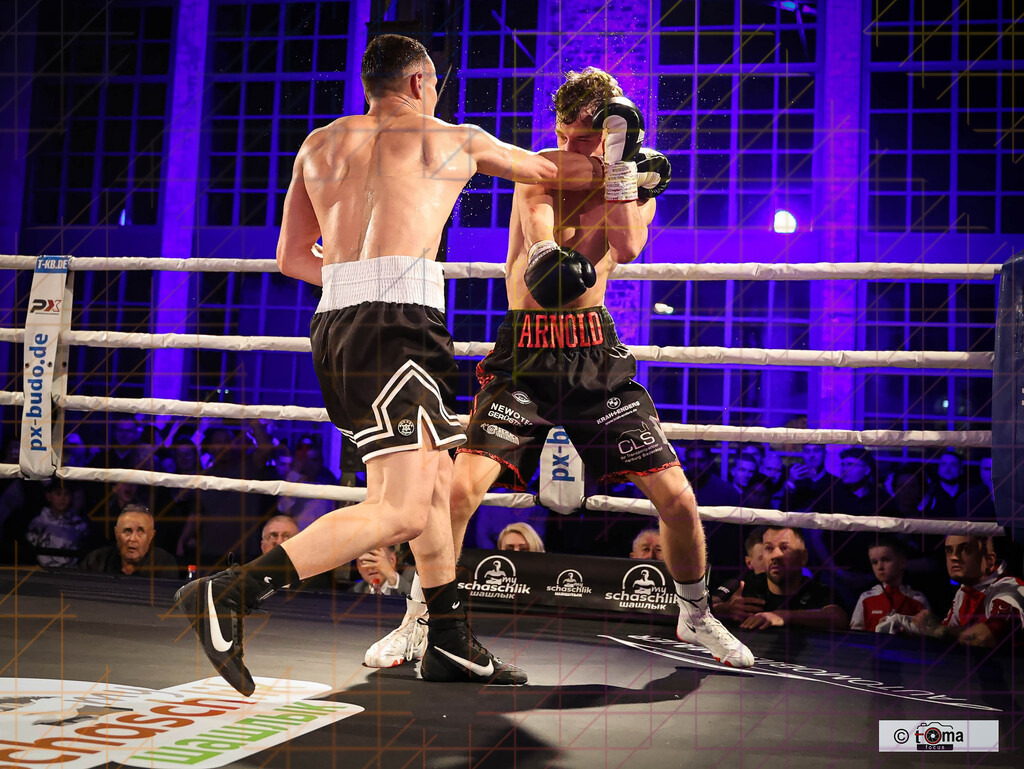 Domenik Arnold erster WM KAmpf 02 2026 tomafocus TB00148 | professionelle Sport- und Eventfotografie von Tomafocus – dynamische Bilder, emotionale Momente und hochwertige Aufnahmen für jeden Anlass. - Realisiert mit Pictrs.com