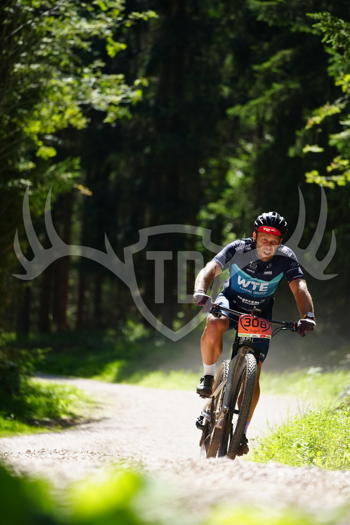 FC102192 | Fotogalerie der Treibjagd im Dunkelwald - Dein MTB Etappenrennen im Erzgebirge - Realisiert mit Pictrs.com