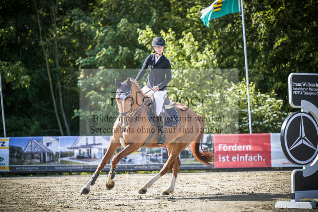 DOS_8631 | Entdecke hochwertige Reitturnierfotos von Foto Oger. Professionell, emotional und authentisch – jetzt Lieblingsmomente im Shop bestellen.Deutschlandweite Turnierfotografie. - Realisiert mit Pictrs.com