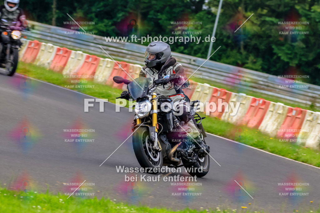 VBK-6833 | Hier findet Ihr Bilder von Touristenfahrten auf der Nürburgring Nordschleife oder von anderen Veranstaltungen die ich besucht habe. Viel Spass beim Durch Schauen 
