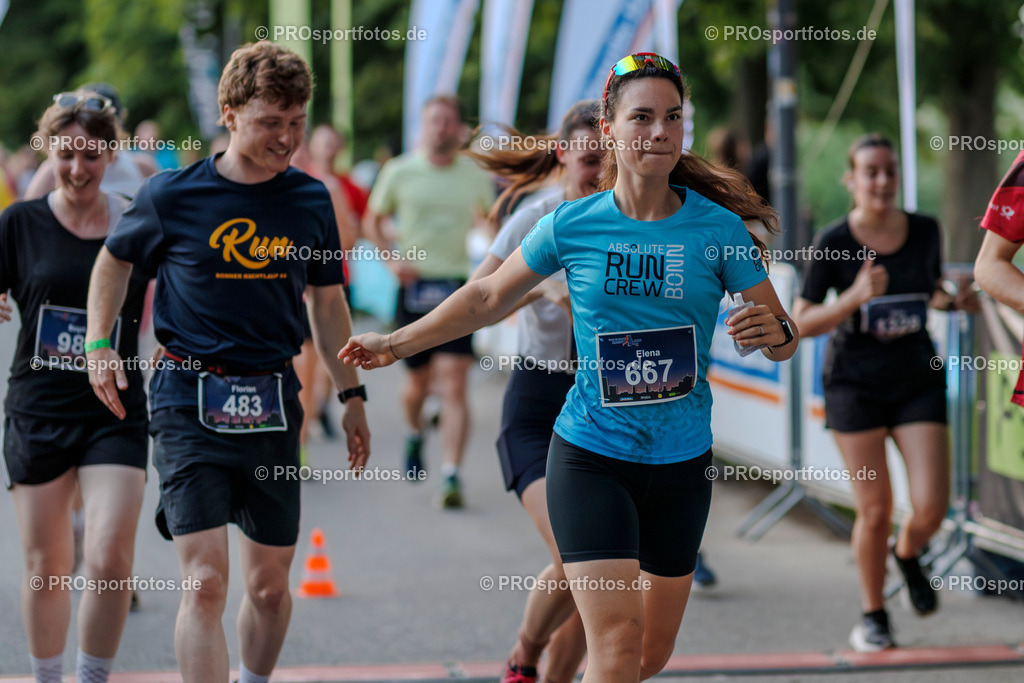 Sparda-Bank Nachtlauf Bonn; Bonn, 18.06.2025 | Impressionen vom Sparda-Bank Nachtlauf Bonn am 18.06.2025 in Bonn (Nordrhein-Westfalen). 