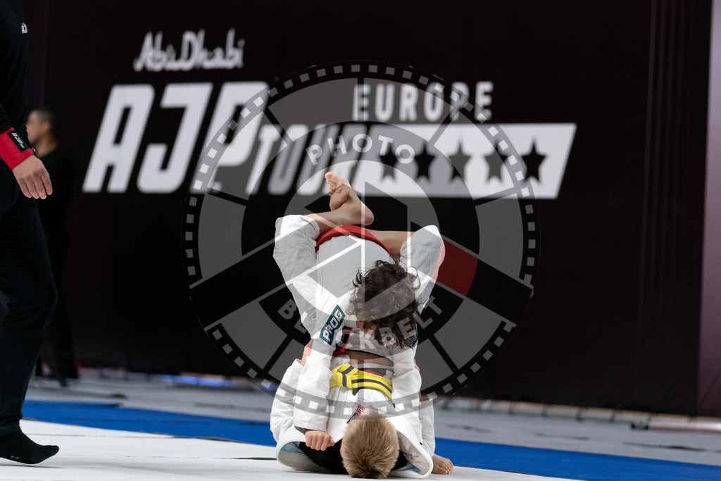20241012PBB0485 | Athletes compete during the AJP Tour Europe Continental Jiu-Jitsu Youth Championship on October 12, 2024, in Almere near Amsterdam, Netherlands. © Chiara Dazi / photoblackbelt
