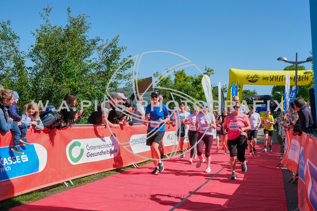 ..... | LINZ,AUSTRIA,27.April 24, Int. 3 Brückenlauf Linz  , Image shows: Photo: WAPICS / Michael ring
