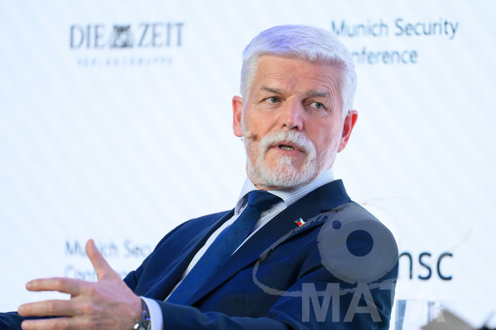 _DWA7052 | MATA IndoCon - Realisiert mit Pictrs.com