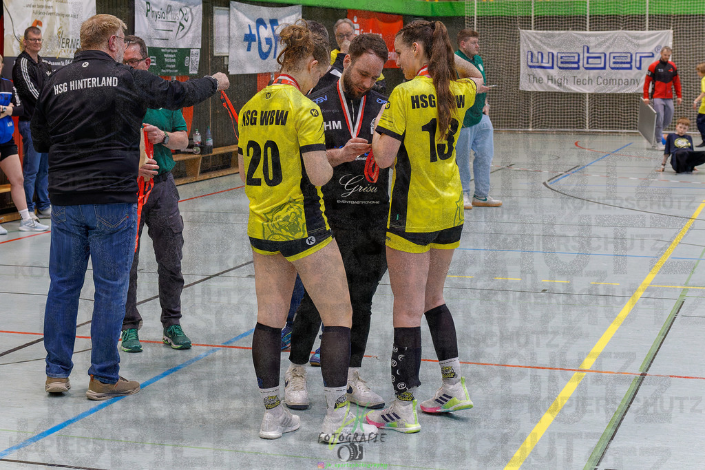 Hessenmeisterschaft wJC - Finale; HSG Kleenheim - HSG Weiterstadt/ Braunsh.Worf. | Hessenmeisterschaft wJC - Finale; HSG Kleenheim - HSG Weiterstadt/ Braunsh.Worf. am 22.03.2025 in Biedenkopf (Sporthalle Lahntalschule)Photo © 2025 - Jörg Heinrich - Realisiert mit Pictrs.com