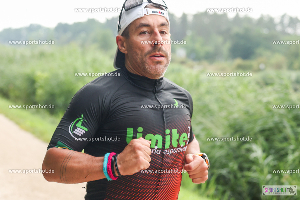 LUR_1654 | 34. M-net Erlanger Triathlon 2025 #erlangertriathlon  #mnettriathlon2025 #mnettriathlon #team #olympischedistanz #mitteldistanz #triathlon #maindonaukanal  #erlangertriathlon2025 #yourpictrs #tv1848 #tv1848erlangen  #triathlonbayern #sportinerlangen #demsportverbunden #sportshot_your_pictrs Copyright: www.sportshot.de