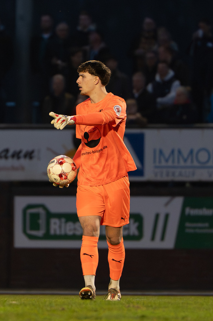 Fußball I Herren I Saison 2025-2026 I Regionalliga Nord I 25. Spieltag I TuS Blau-Weiß Lohne - Werder Bremen II I 5757 | Pascal Fabian Kokott (34, TuS BW Lohne) - Realisiert mit Pictrs.com