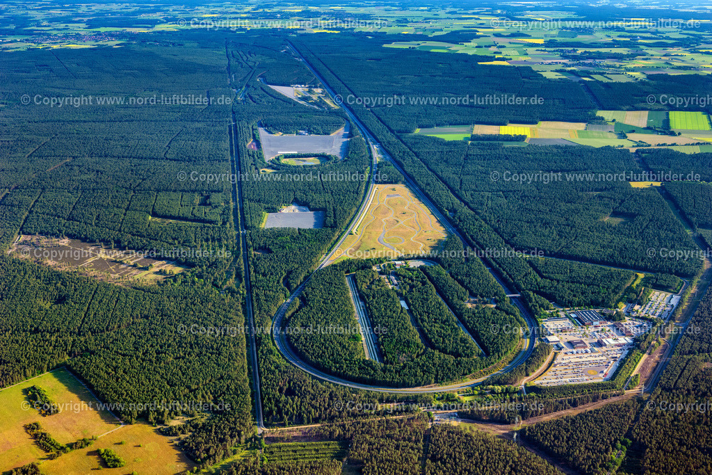 Ehralessien_Volkswagen_AG_Testgelände_Ehralessien_ELS_3541050623 | WITTINGEN 05.06.2023 Teststrecke und Übungsplatz zur Ausbildung im Fahrsicherheitszentrum und Verkehrsübungsplatz Volkswagen AG Testgelände Ehra-Lessien in einem Forst- und Waldgelände in Wittingen im Bundesland Niedersachsen. Weiterführende Informationen bei: VOLKSWAGEN AG. // Test track and practice area for training in the driving safety center and traffic training area Volkswagen AG test site Ehra-Lessien in a forest and woodland area in Wittingen in the state of Lower Saxony. Further information at: VOLKSWAGEN AG. Foto: Martin Elsen