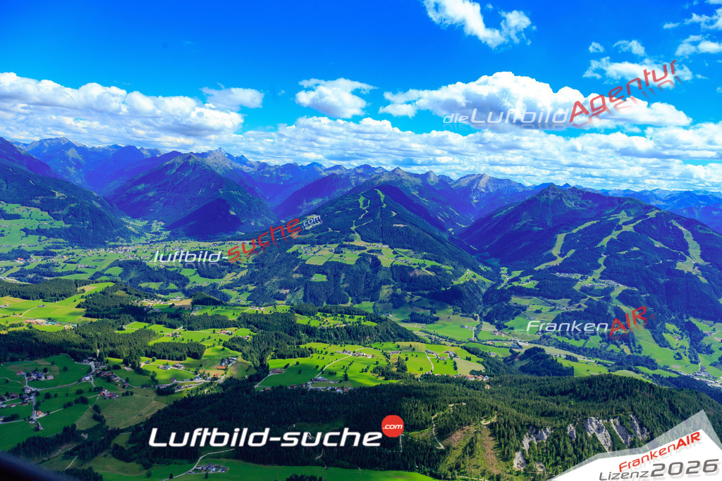 Die Luftaufnahme Ennstal - Schladming wurde 2017 mittels Flugzeug (keine Drohne) erstellt. Perfekte Schärfe und Druck- Auflösung- Garantiert!