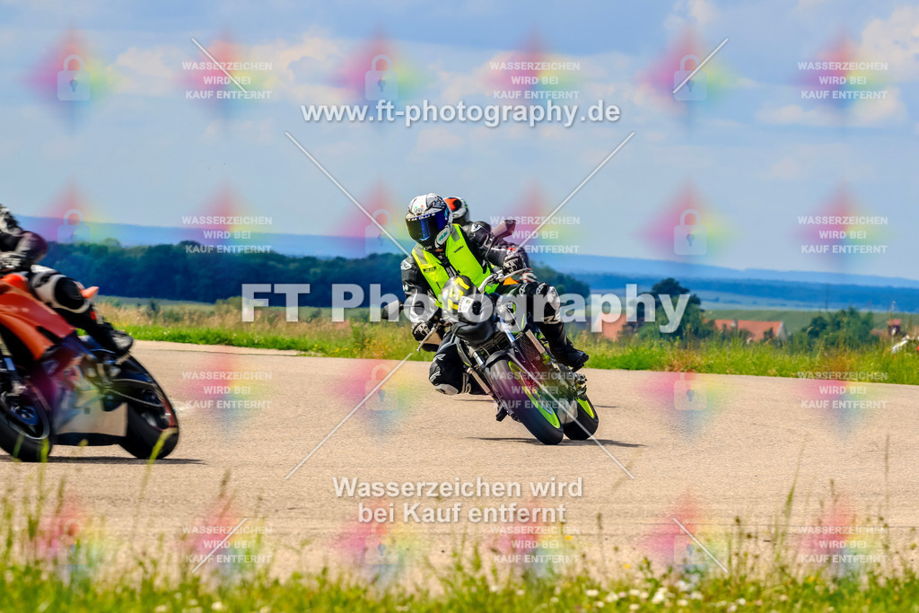 MotoTeam-0886 | Hier findet Ihr Bilder von Touristenfahrten auf der Nürburgring Nordschleife oder von anderen Veranstaltungen die ich besucht habe. Viel Spass beim Durch Schauen 