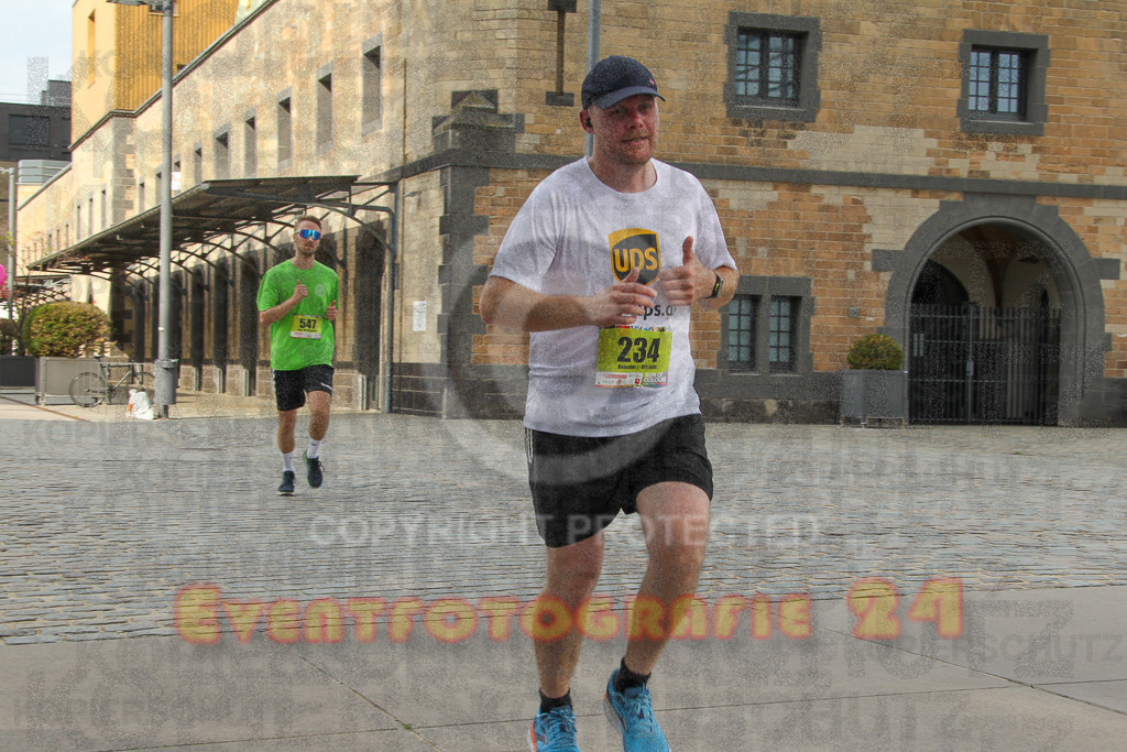 250920_1527_EV4_8835 | Sportfotografie im Rhein-Sieg Kreis, Köln, Bonn, NRW, Rheinland Pfalz, Hessen, etc. Unser Tätigkeitsfeld umfasst den Laufsport vom Volkslauf über den Marathon, Duathlon, Triathon bis zum Ultralauf wie Kölnpfad Ultra oder Schindertrail.