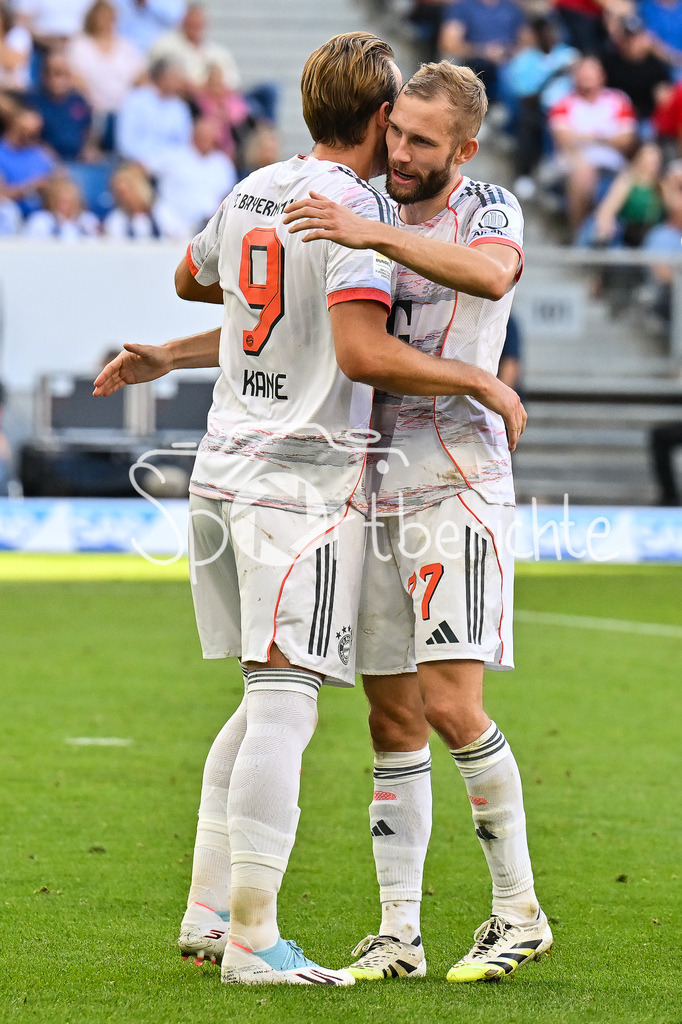 TSG 1899 Hoffenheim - FC Bayern München | Jubel der Bayern nach dem Treffer zum 0-3 durch Harry KANE (FC Bayern Muenchen 9) / Elfmeter / Tor / Torschuetze / Freude / Happy / Bundesliga: TSG 1899 Hoffenheim - FC Bayern München; PreZero-Arena am 20.09.2025 / DFL REGULATIONS PROHIBIT ANY USE OF PHOTOGRAPHS AS IMAGE SEQUENCES AND/OR QUASI-VIDEO / Konrad LAIMER (FC Bayern Muenchen 27)