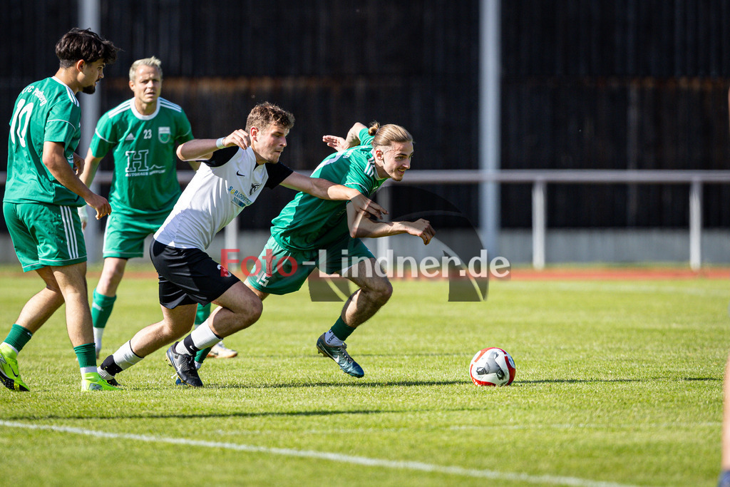 1.FC Penzberg U23 2 gegen ESV Penzberg II | Fußball Herren A-Klasse Gruppe 6 Zugspitze 2025/26, 1.FC Penzberg U23 2 gegen ESV Penzberg II, 20250510,Zweikampf,2025-05-10 in Penzberg (Stadion an der Karl-Wald-Straße), Benedikt BOCKSBERGER (ESV Penzberg 2 3), Liridon GJOCAJ (1. FC Penzberg U23 2 Goalie 27)Copyright: WolfgangxLindner www.foto-lindner.de