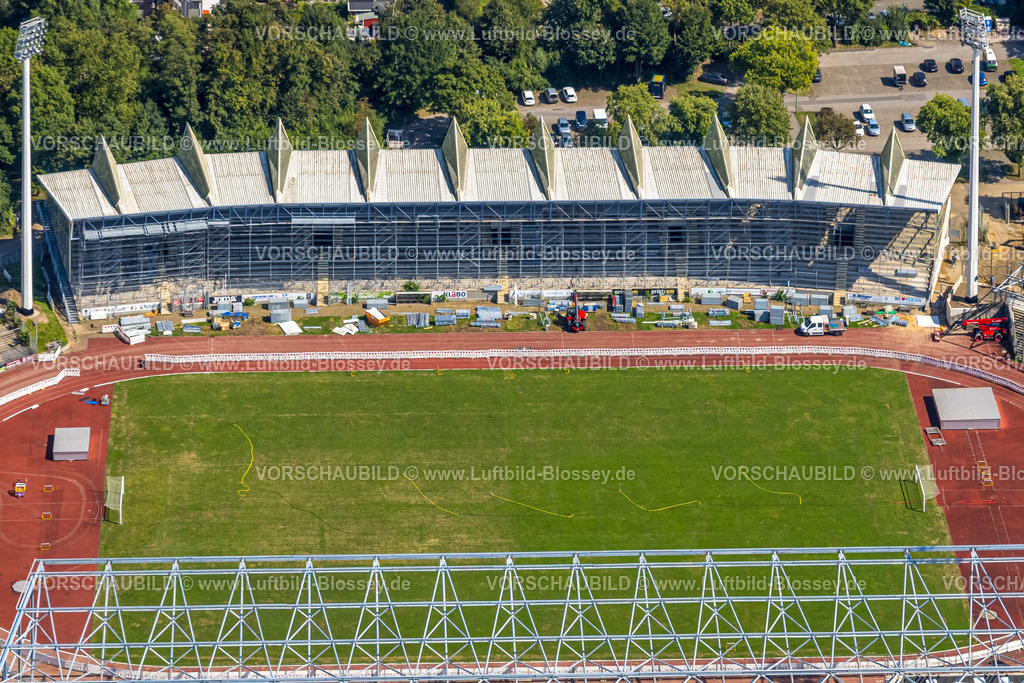 Bochum240809404Wattenscheid | Luftbild, Lohrheidestadion Fußballstadion und Leichtathletikstadion der SG Wattenscheid 09, Baustelle mit Neubau Westtribüne, Leithe, Bochum, Ruhrgebiet, Nordrhein-Westfalen, Deutschland