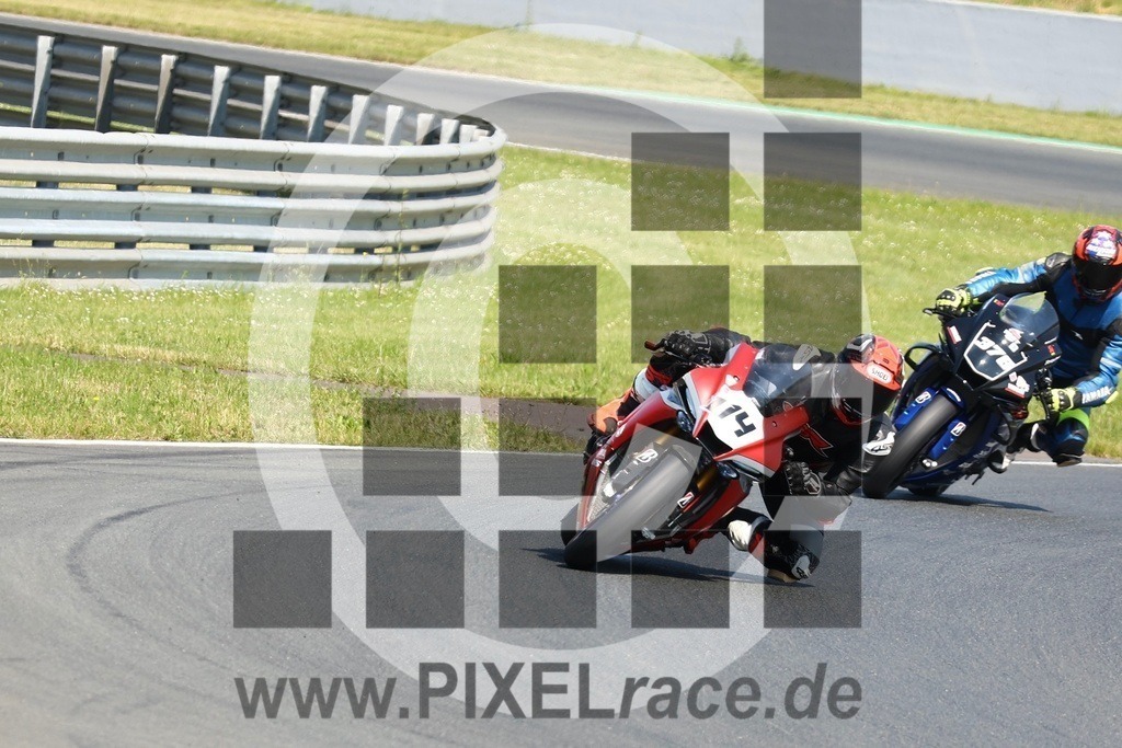 0114-20240608_11112 | Schöne Erinnerungen an spannende Momente - das festzuhalten ist unser Job. PIXELrace.de ist seit 2003 auf den Rennstrecken Europas unterwegs um die Action draußen beim Fahren und die wunderbare Stimmung imm Fahrerlager für euch einzufangen.