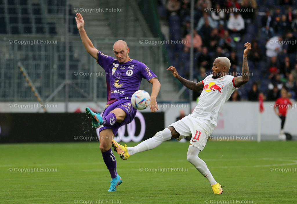 A_LUI_200822_111 | SPORT,FUSSBALL,ADMIRAL BUNDESLIGA AUSTRIA KLAGENFURT-SALZBURG 20.08.2022 IM BILD: NICOLAS WIMMER (KLAGENFURT) UND FERNANDO  (SALZBURG) FOTO: FOTOLUI/MARIO WIMMER